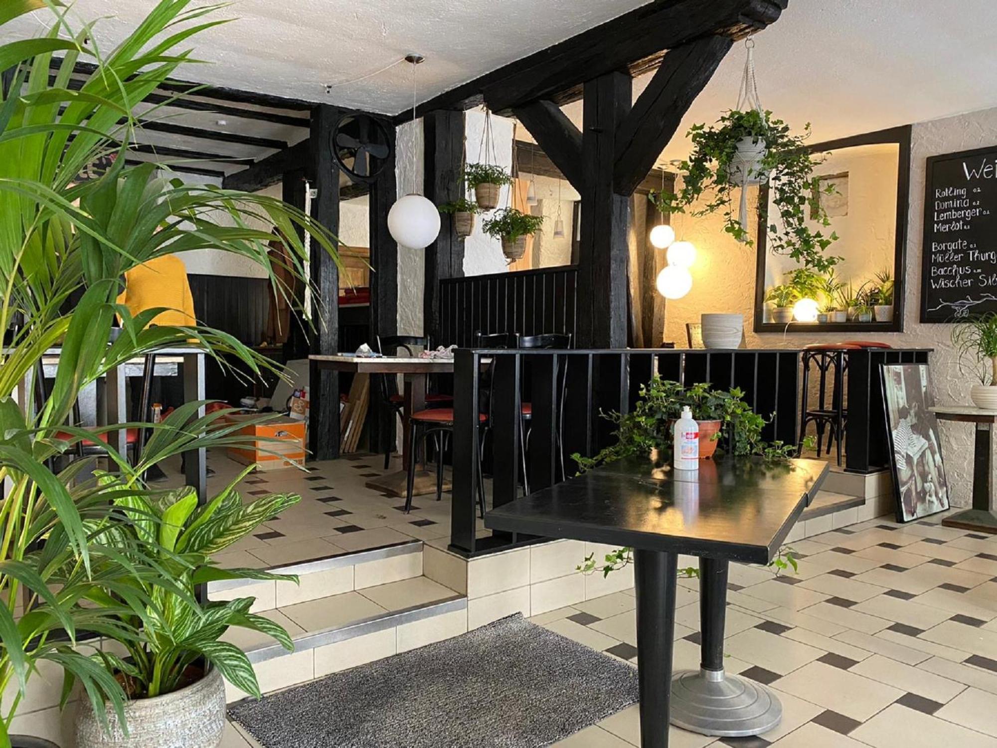 Hotel Cafe Rhoenperle Bad Neustadt an der Saale Ngoại thất bức ảnh